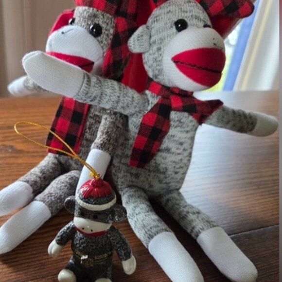 Sock Monkey w/ Stocking Cap Ceramic Trinket Box Or Ornament - Picture 8 of 8